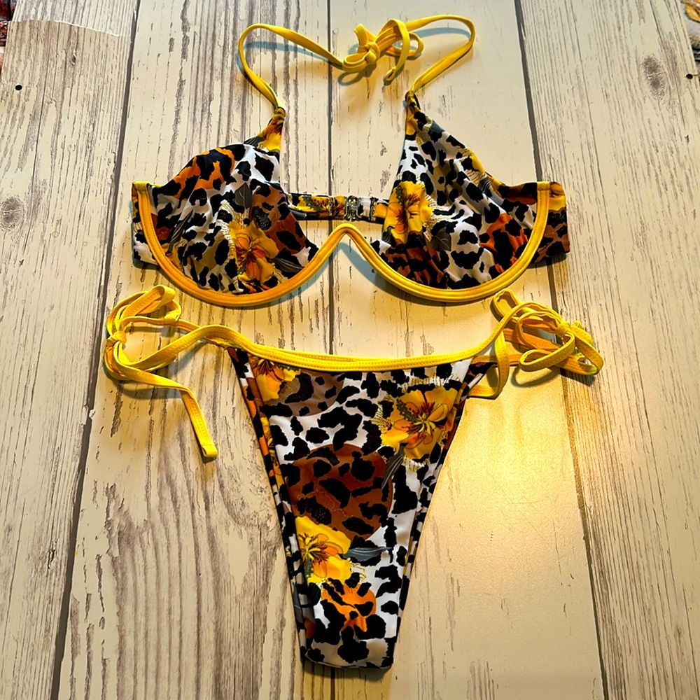 ZAFUL animal floral print. - Picture 1 of 4